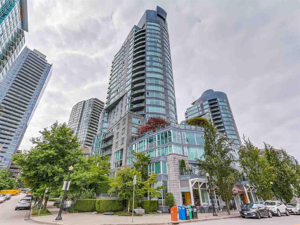 Vancouver's Downtown, Coal Harbour, and Waterfront Retreats
